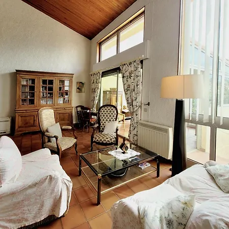 Maison T4 Climatisee, Parking, Veranda, Jardin Clos, Proche Et Commerces, Ideale 6 Personnes - Fr-1-794-137 Holiday home